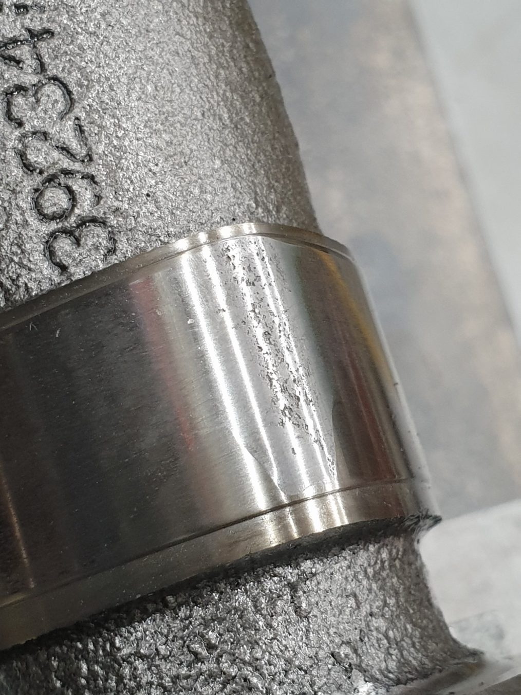 Pitted lobe on camshaft